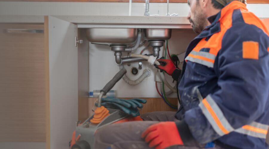 Professional slab leak plumber services in Ovalo, TX
